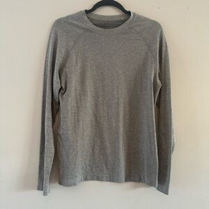 Fabletics Men’s Training Day Gray Long Sleeve Running Workout Size Small